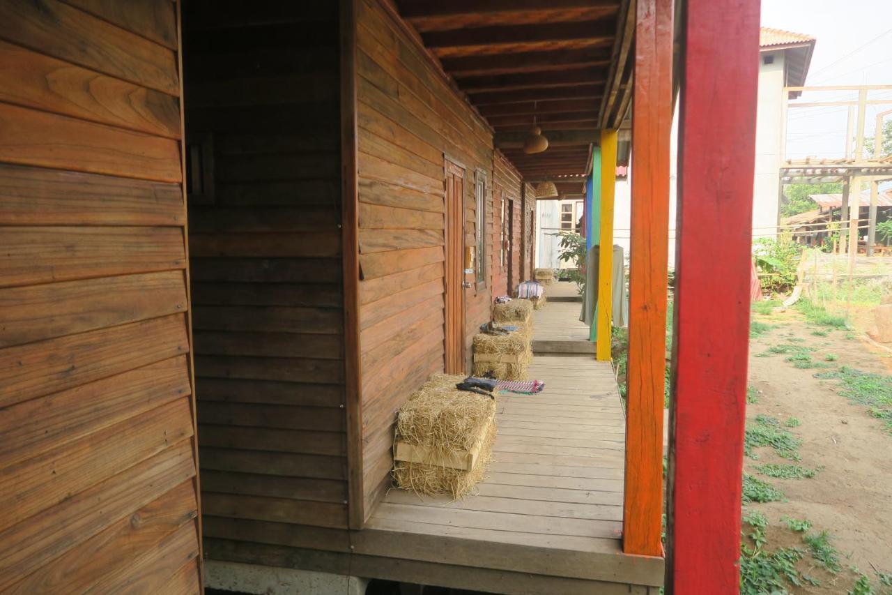 Samaki Guesthouse - Tad Lo Ban Donkhagnoung Zewnętrze zdjęcie